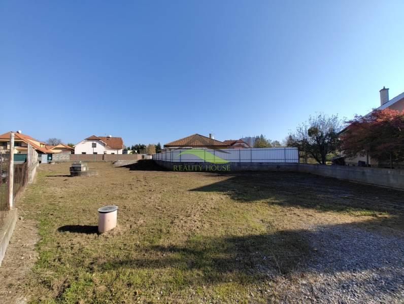 569032931_1262228362373583_1525727257145204321_n (1).jpg