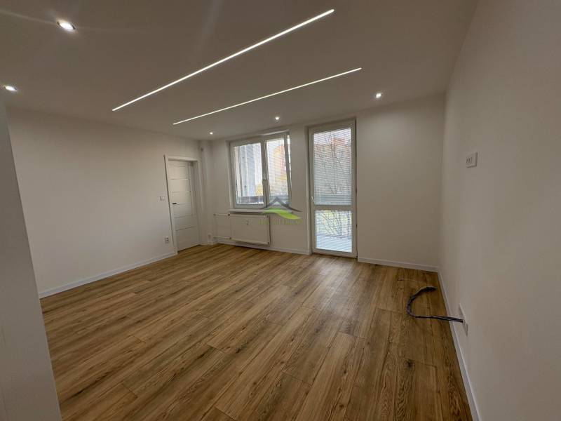 REZERVOVANÉ -Moderný 4izbový byt -kompl.rekonšt. -na ZÁPADE