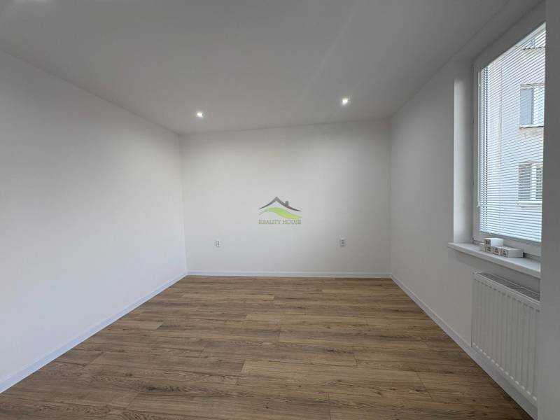 REZERVOVANÉ -Moderný 4izbový byt -kompl.rekonšt. -na ZÁPADE