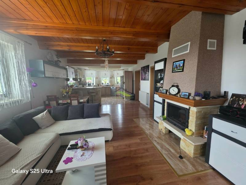 df0c59d3-46f2-4d82-bb1e-b5e9106bc00f (2).jpg