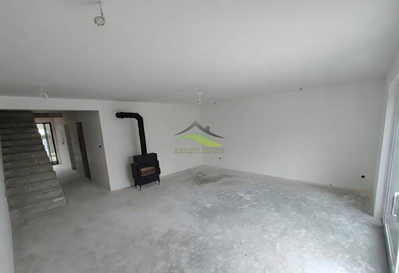 Kvalitná Murovaná NOVOSTAVBA blízko mesta - v Zalužiciach 