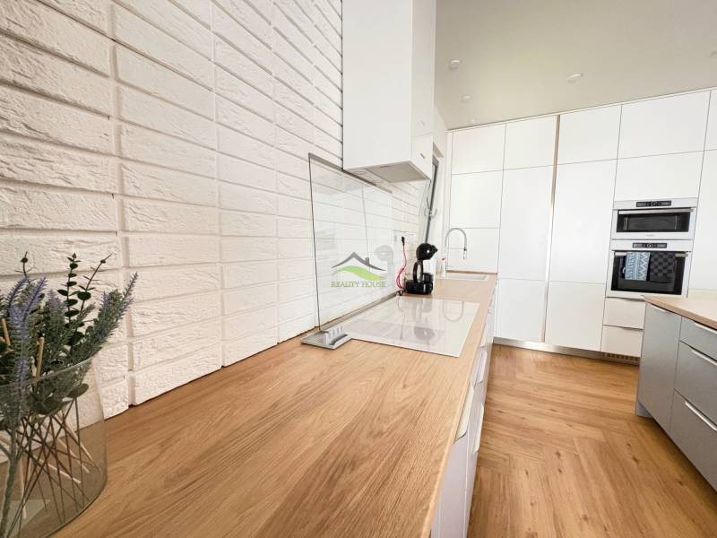 Exkluzívne u nás Lukratívna a veľmi vkusná Moderná Novostavba 