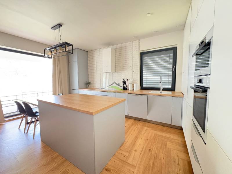 Exkluzívne u nás Lukratívna a veľmi vkusná Moderná Novostavba 