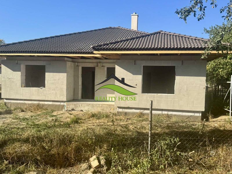 Kvalitná NOVOSTAVBA na peknom pozemku-800m2 v Moravanoch 