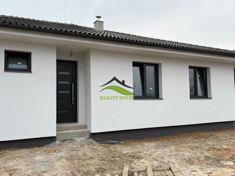 Murovaná Novostavba - DOM s pekným pozemkom 800m2