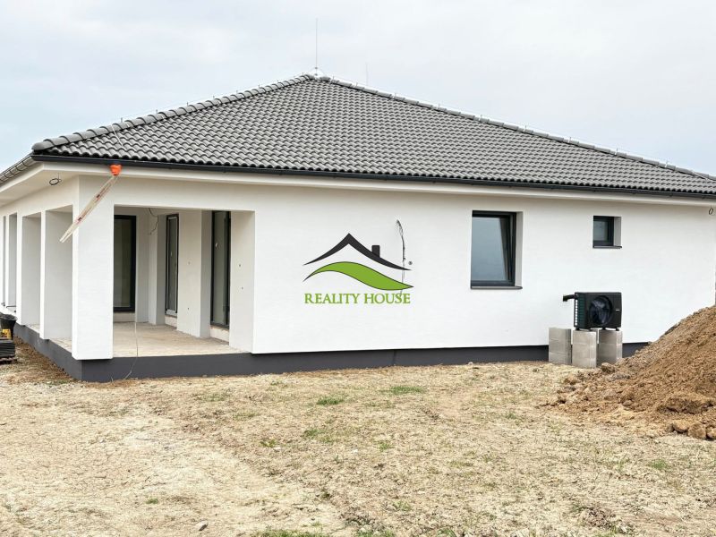 Murovaná Novostavba - DOM s pekným pozemkom 800m2